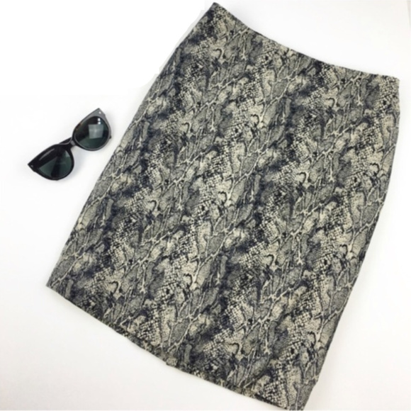 New Talbots snake print pencil skirt - Picture 2 of 5